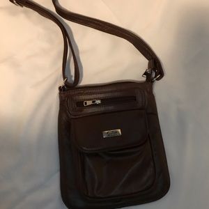 Women’s leather crossbody